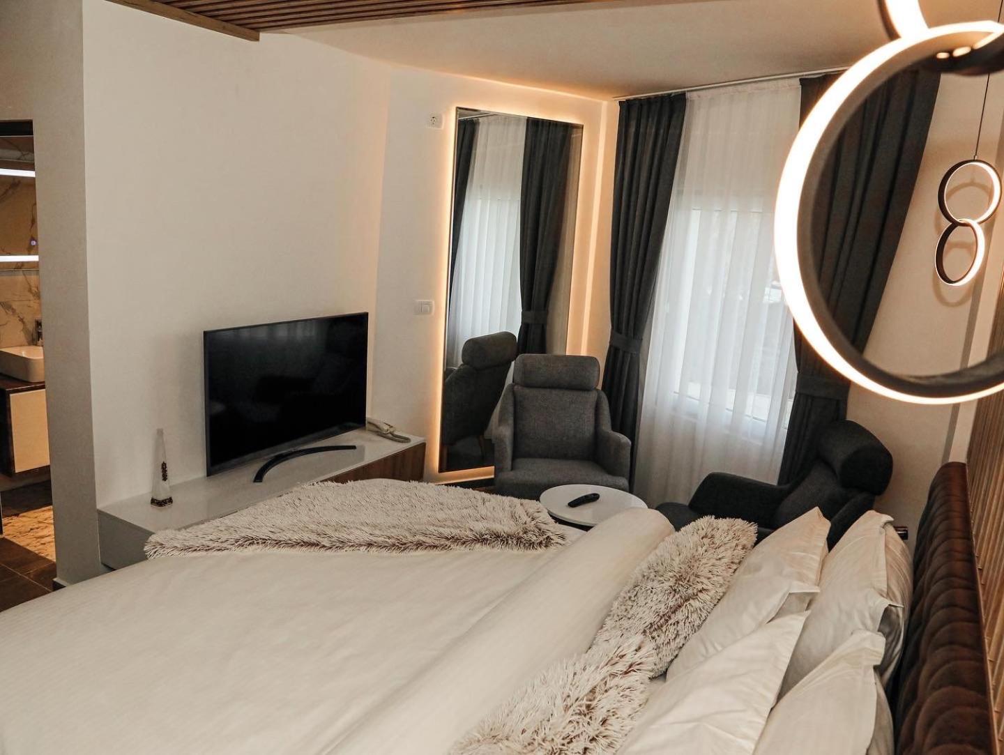 Hotel Europa 92 Урошевац Экстерьер фото